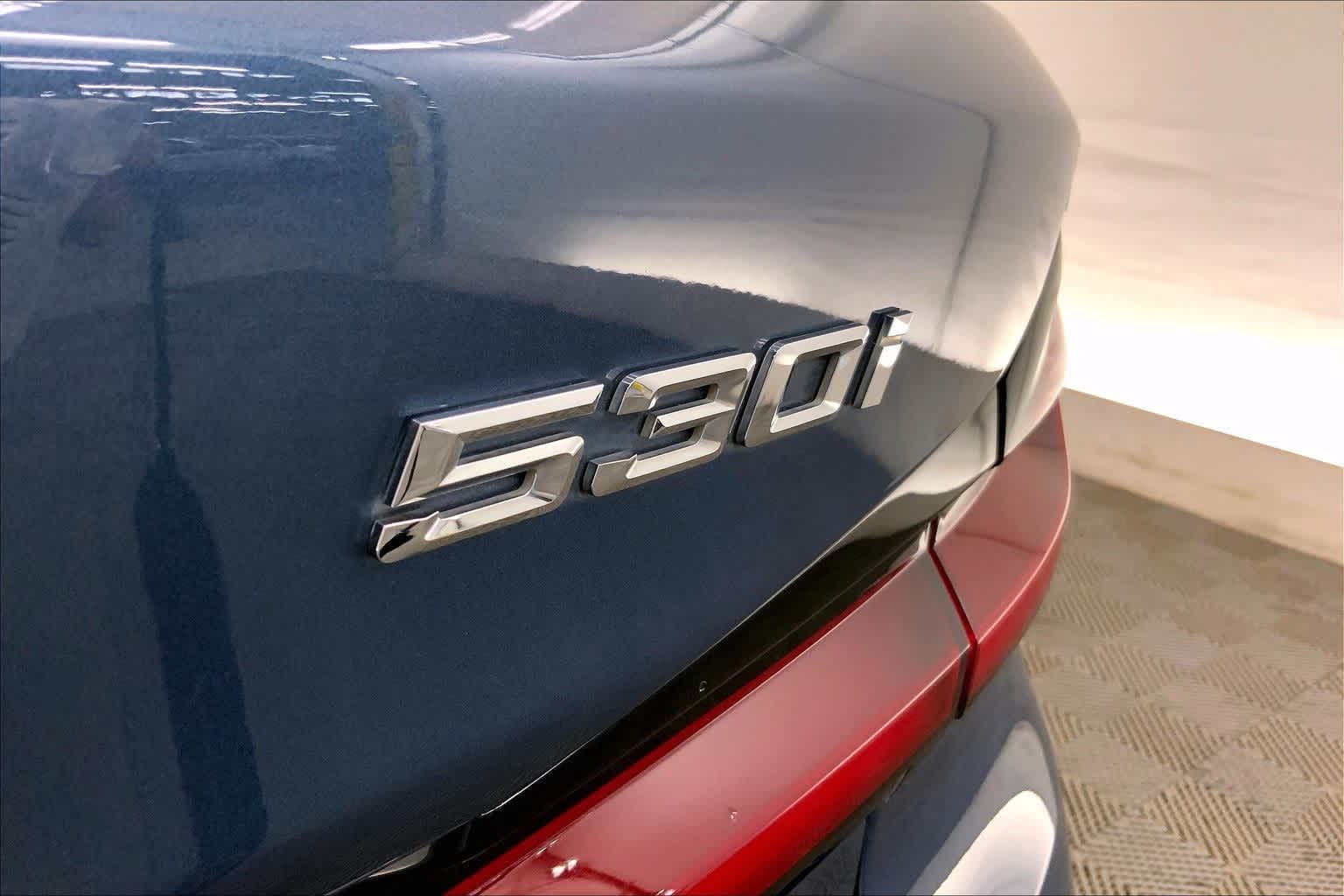 Thumbnail: 2023 BMW 5 Series - 7