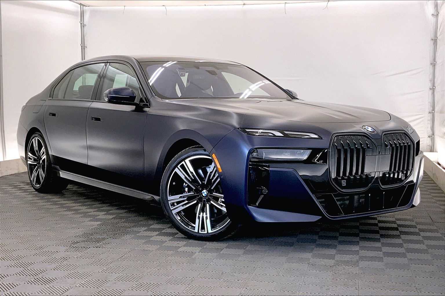 Thumbnail: 2025 BMW 7 Series - 21