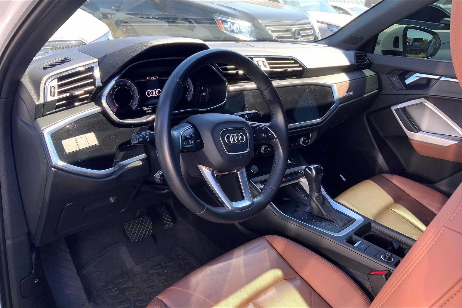 Thumbnail: 2020 Audi Q3 - 2