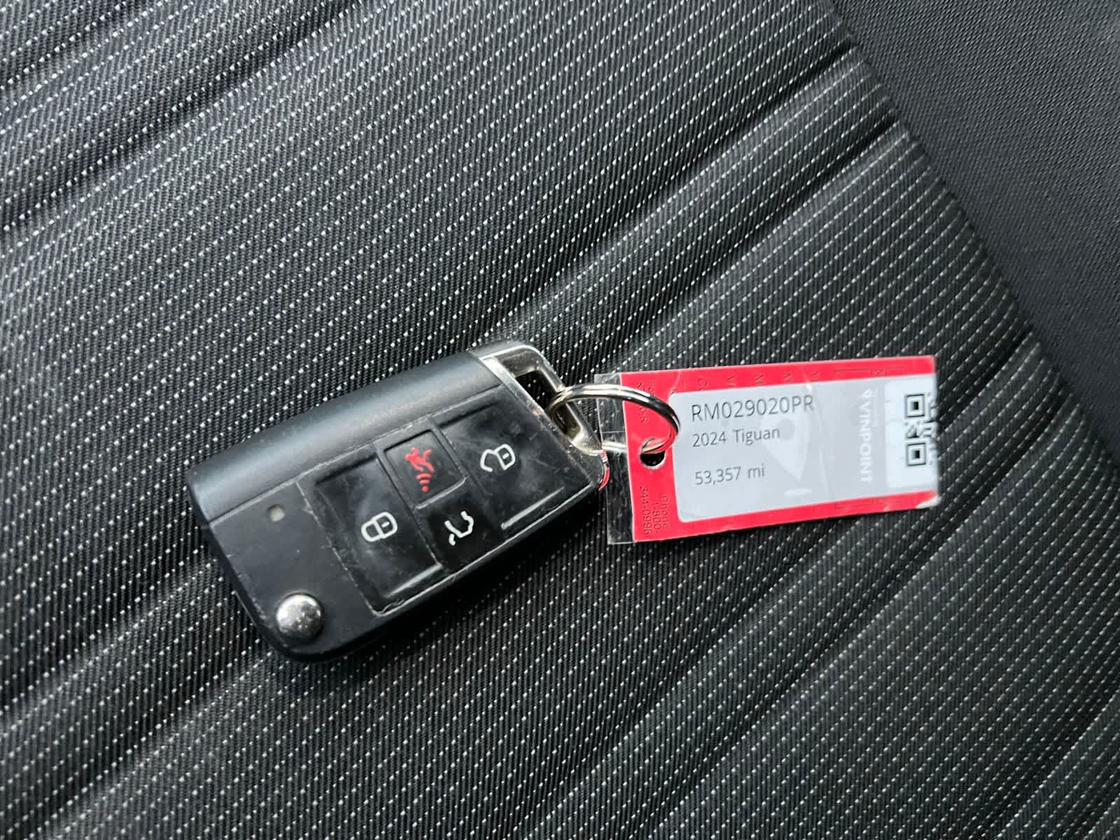 Thumbnail: 2024 Volkswagen Tiguan - 38