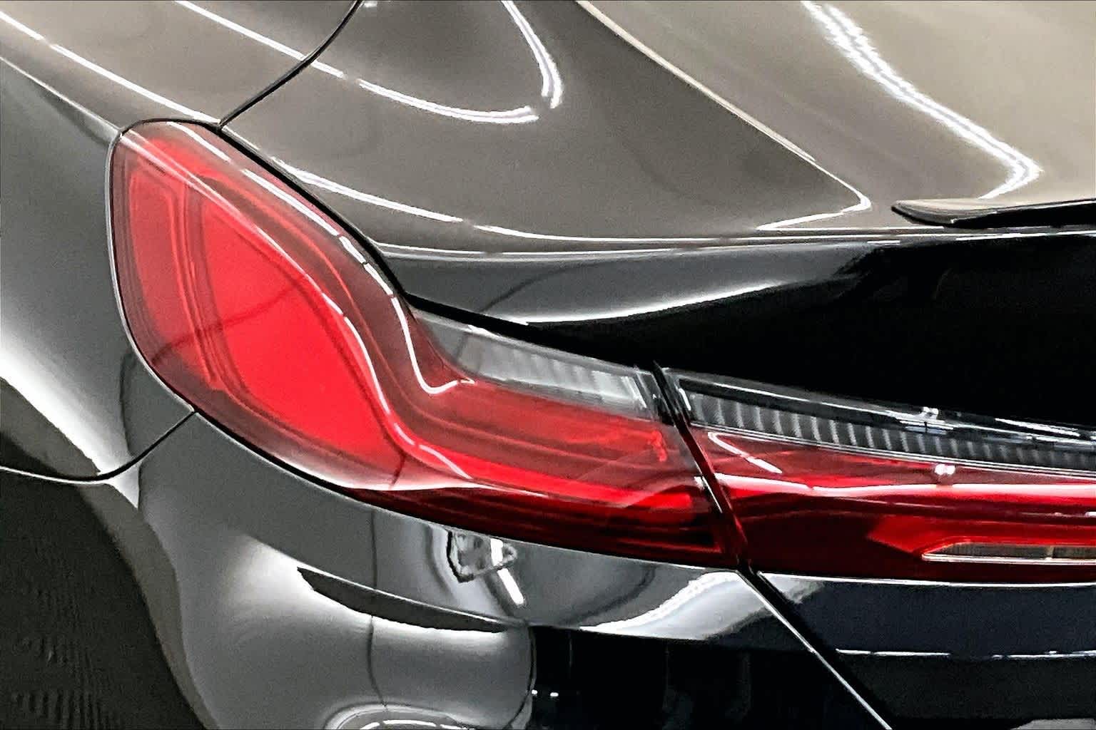 Thumbnail: 2025 BMW M8 - 32