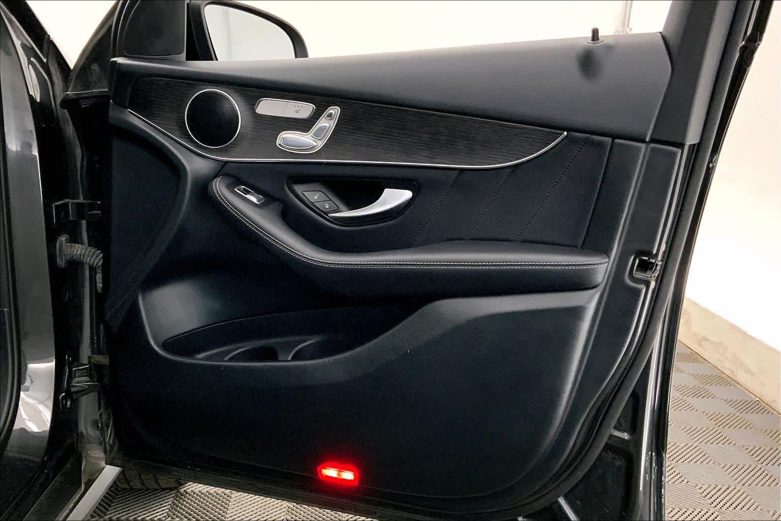 Thumbnail: 2022 Mercedes-Benz GLC - 28