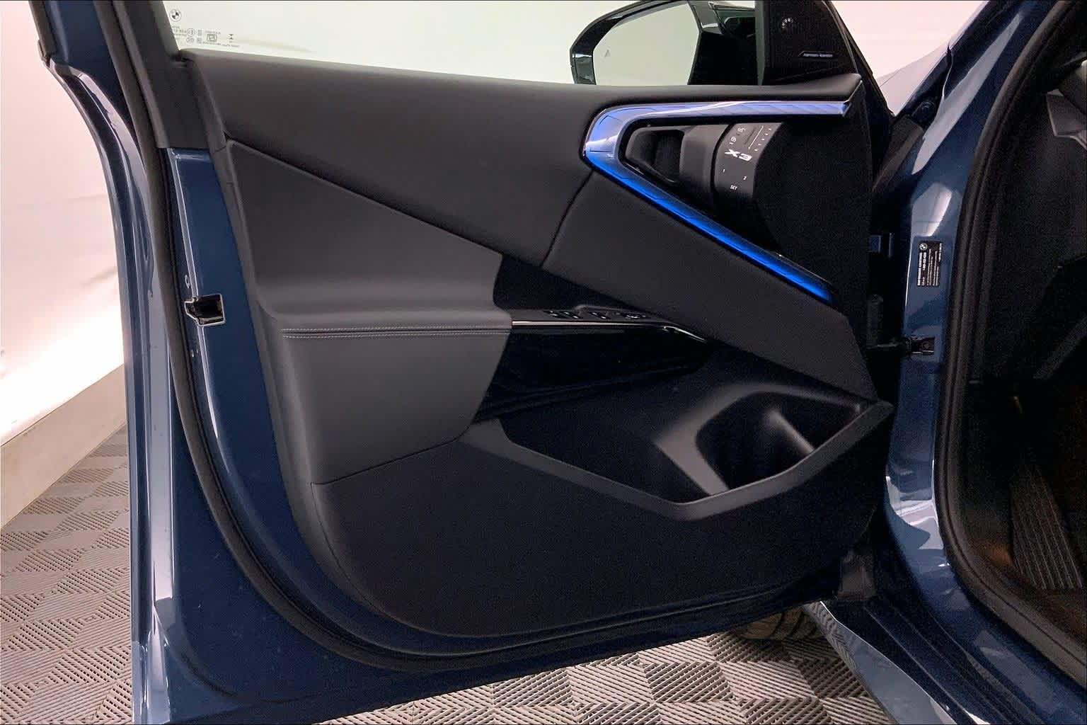 Thumbnail: 2025 BMW X3 - 27