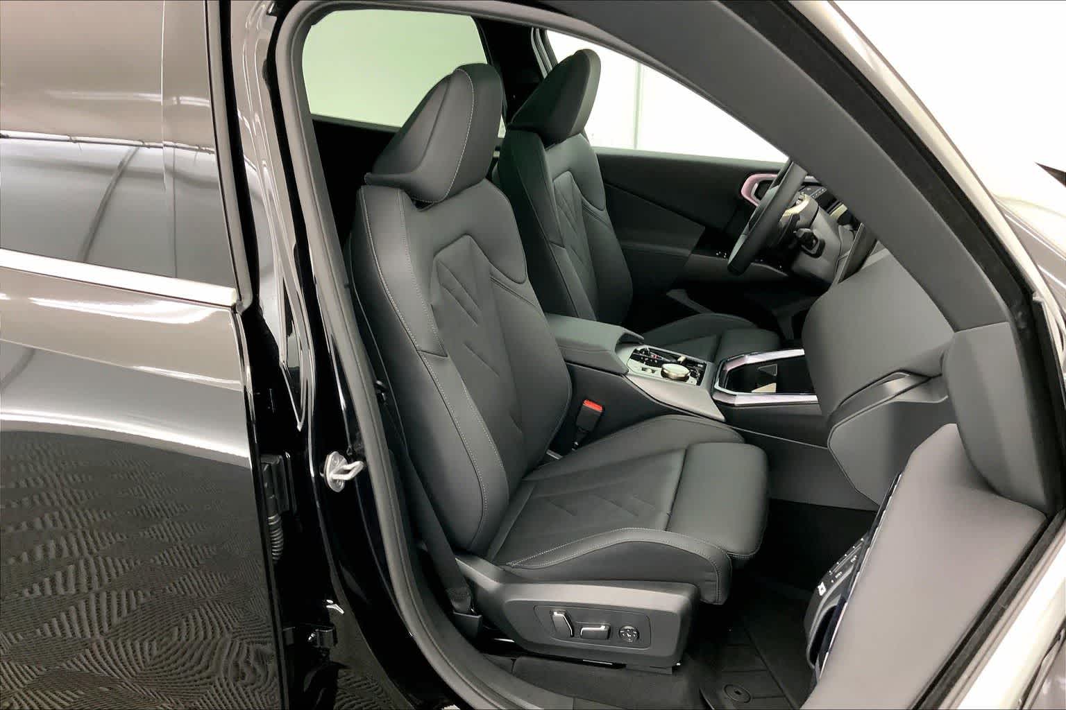 Thumbnail: 2025 BMW X3 - 13