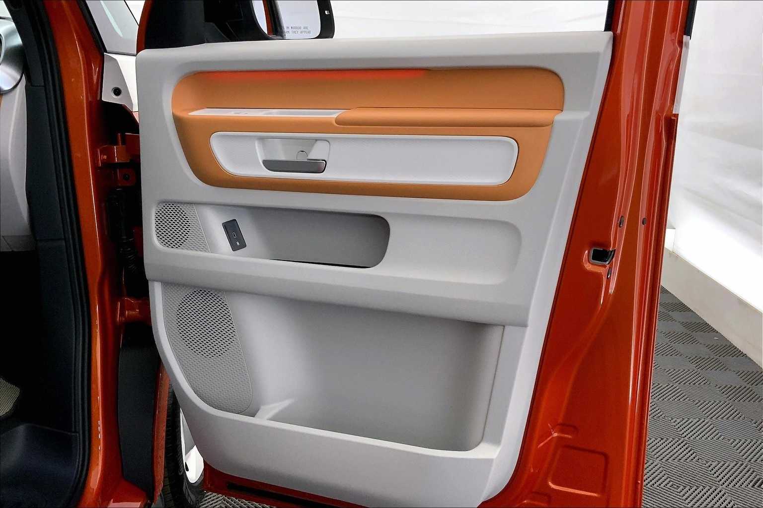 Thumbnail: 2025 Volkswagen ID.Buzz - 28