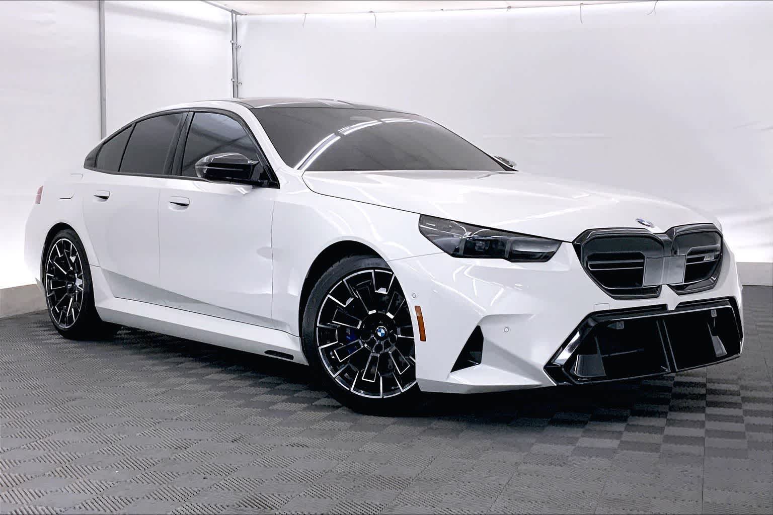 Thumbnail: 2026 BMW M5 - 21