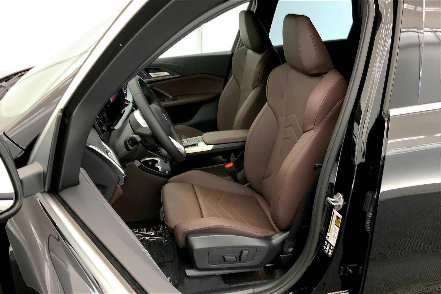 Thumbnail: 2025 BMW X1 - 11