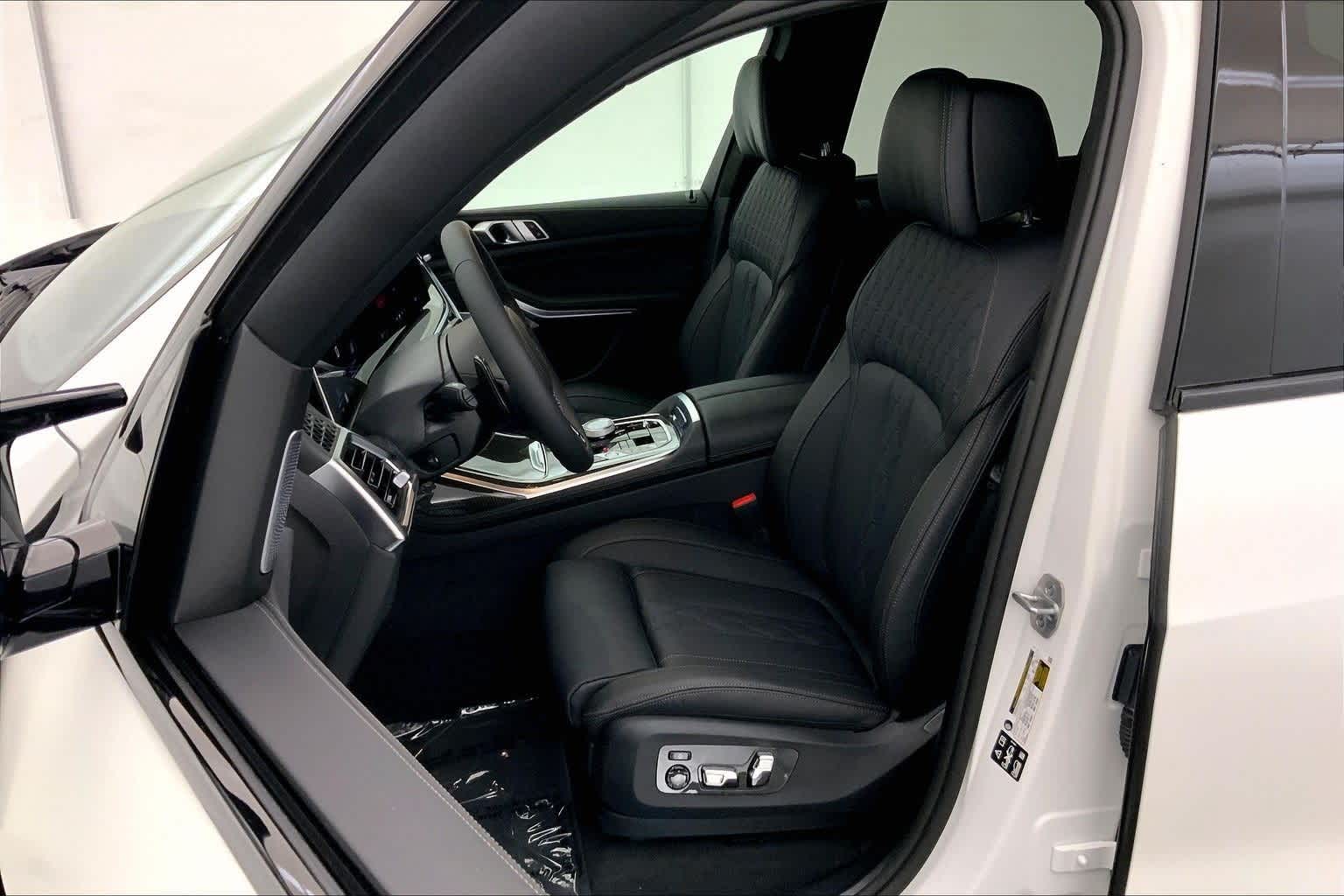 Thumbnail: 2026 BMW X7 - 11