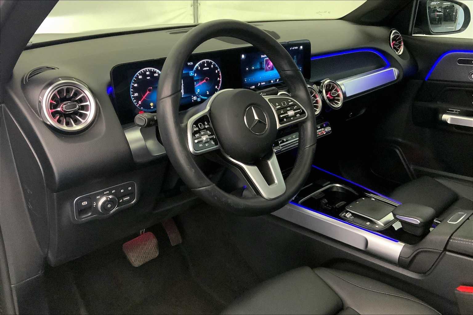 Thumbnail: 2022 Mercedes-Benz GLB - 2