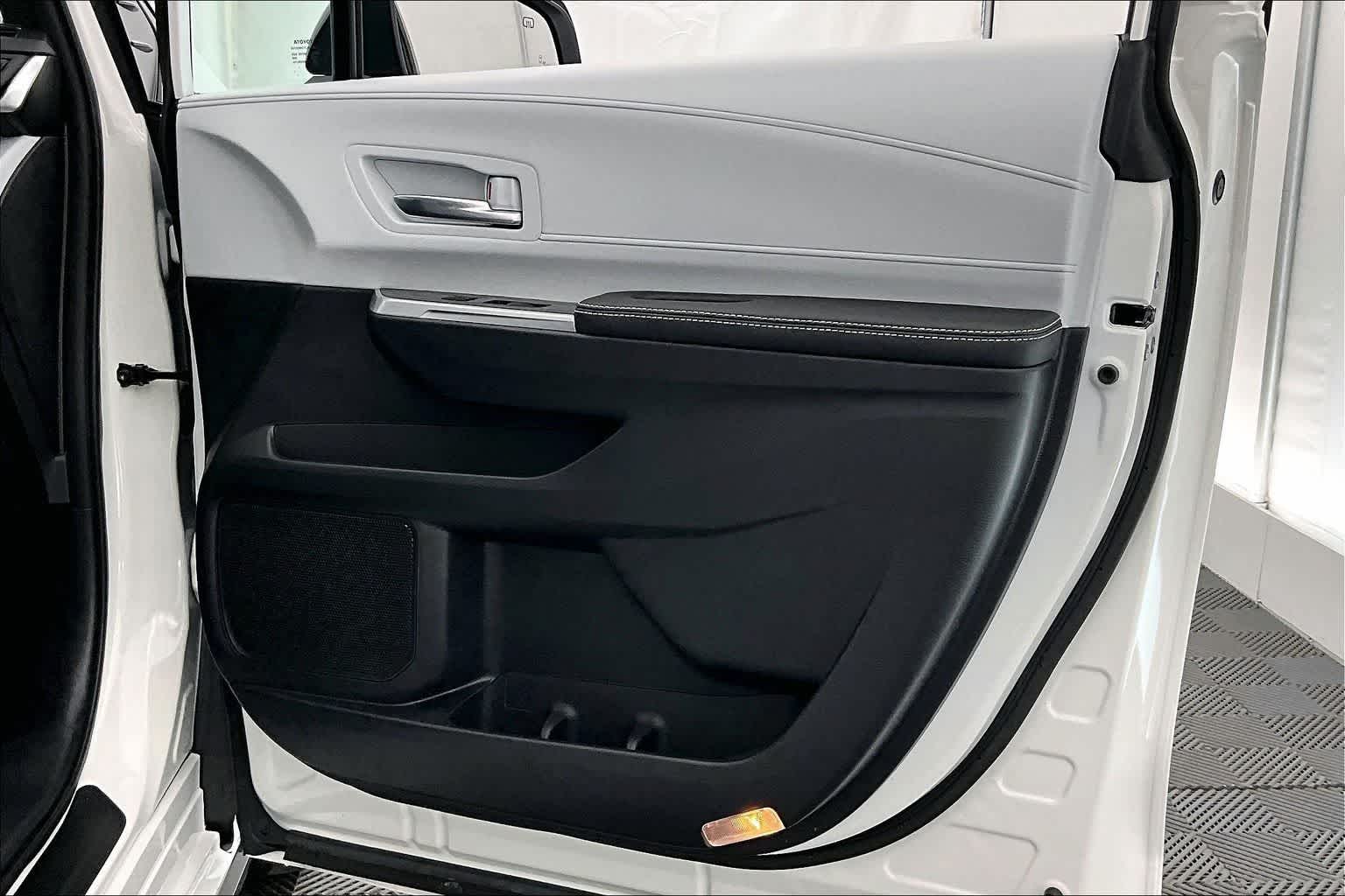 Thumbnail: 2025 Toyota Sienna - 28