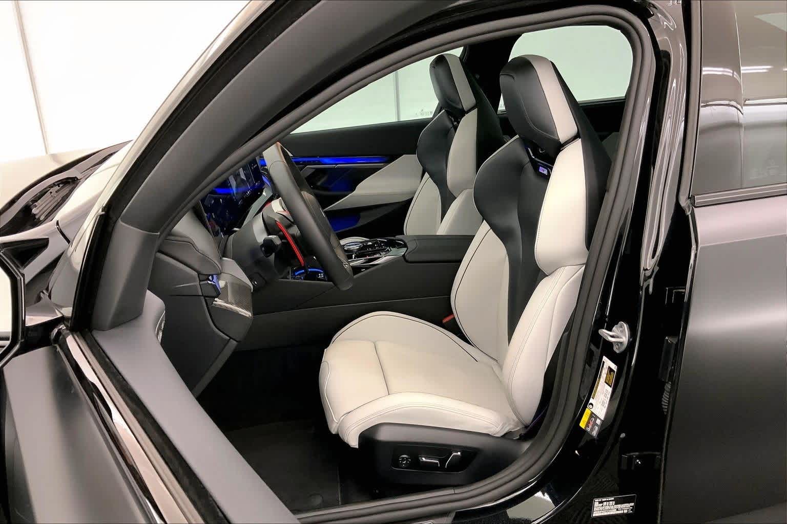 Thumbnail: 2026 BMW M5 - 11