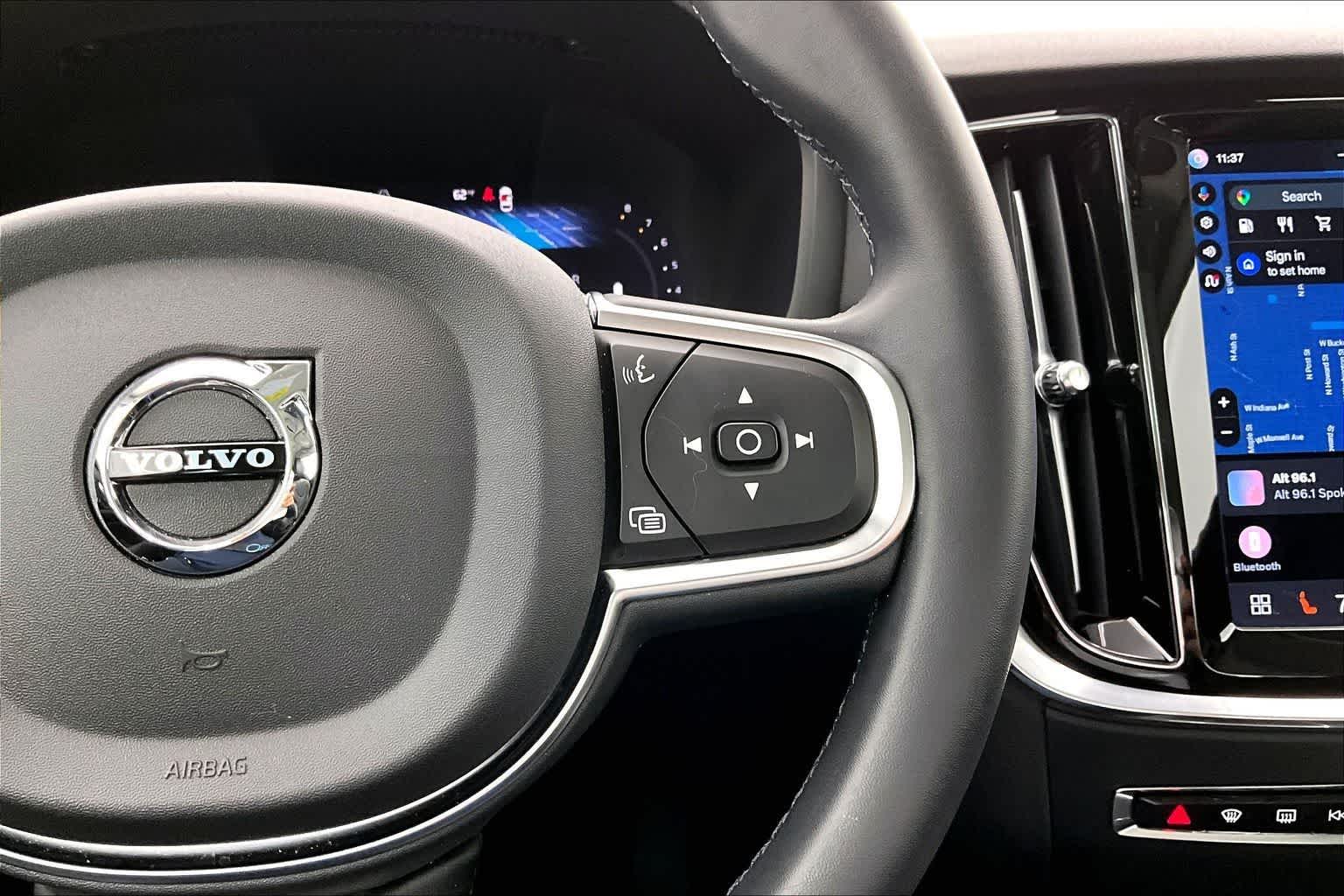 Thumbnail: 2024 Volvo S60 - 25