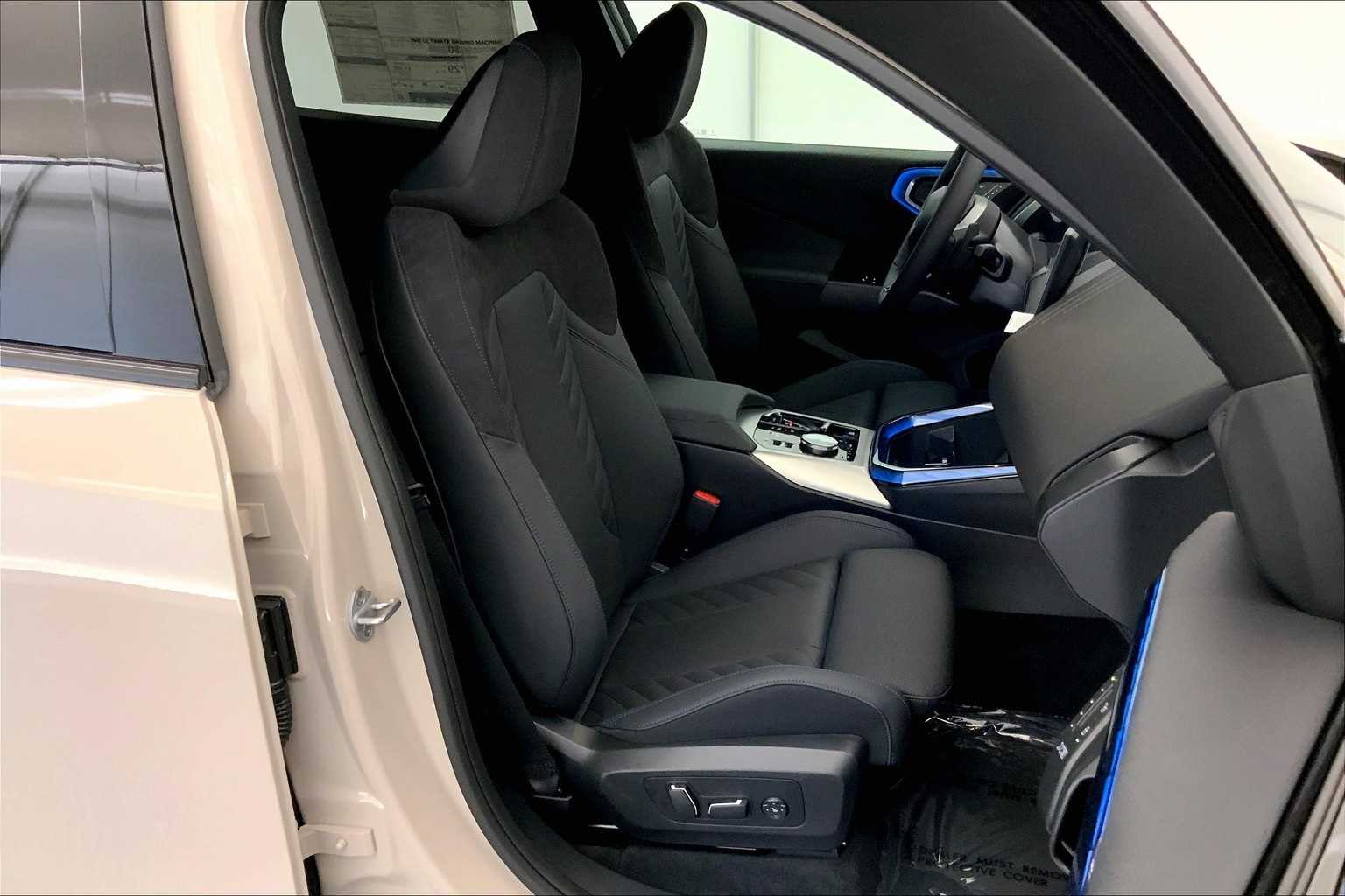 Thumbnail: 2025 BMW X3 - 14