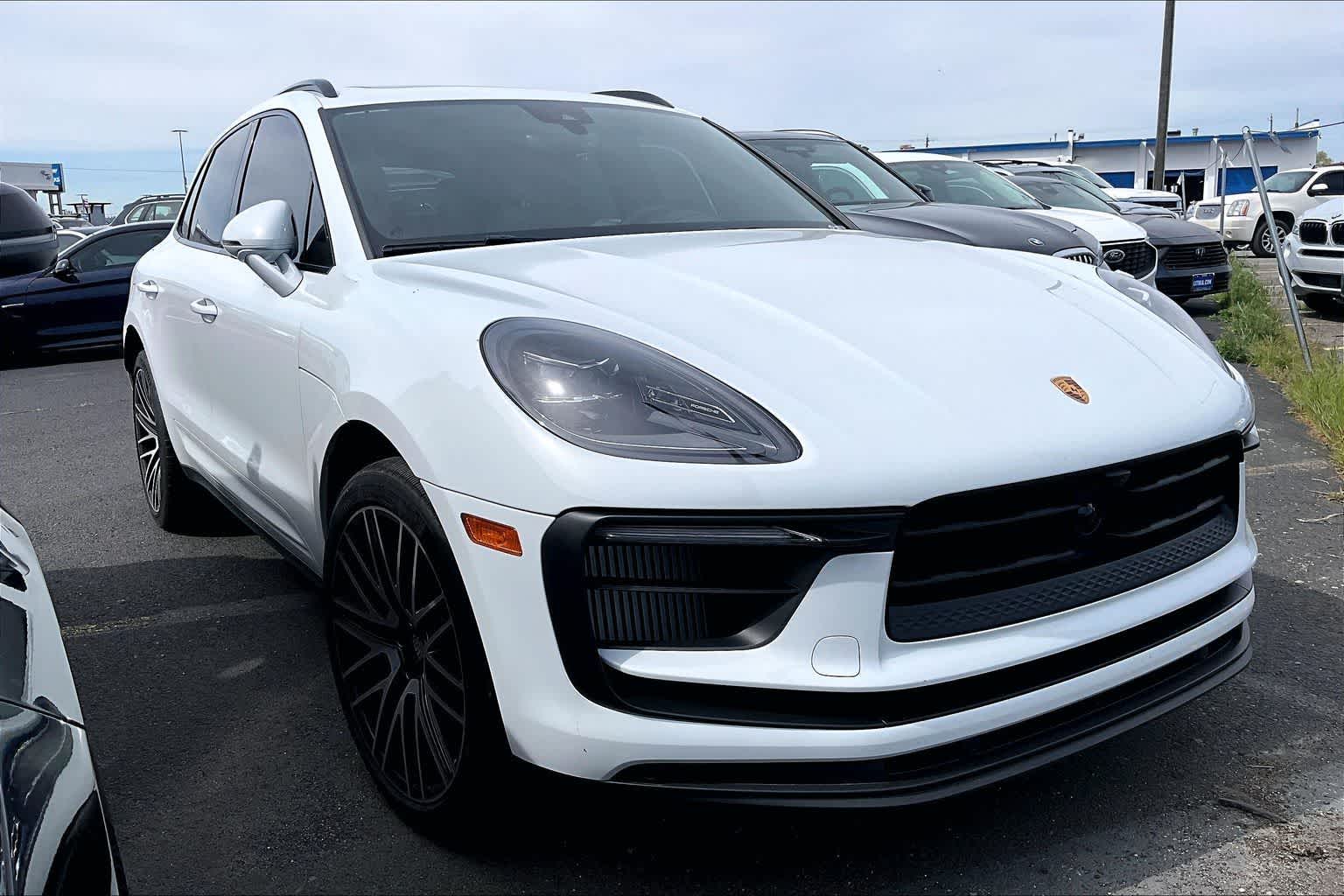 Thumbnail: 2024 Porsche Macan - 11