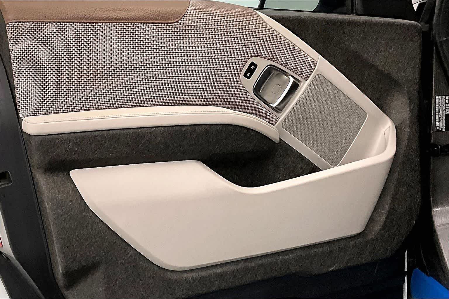 Thumbnail: 2019 BMW i3 - 27