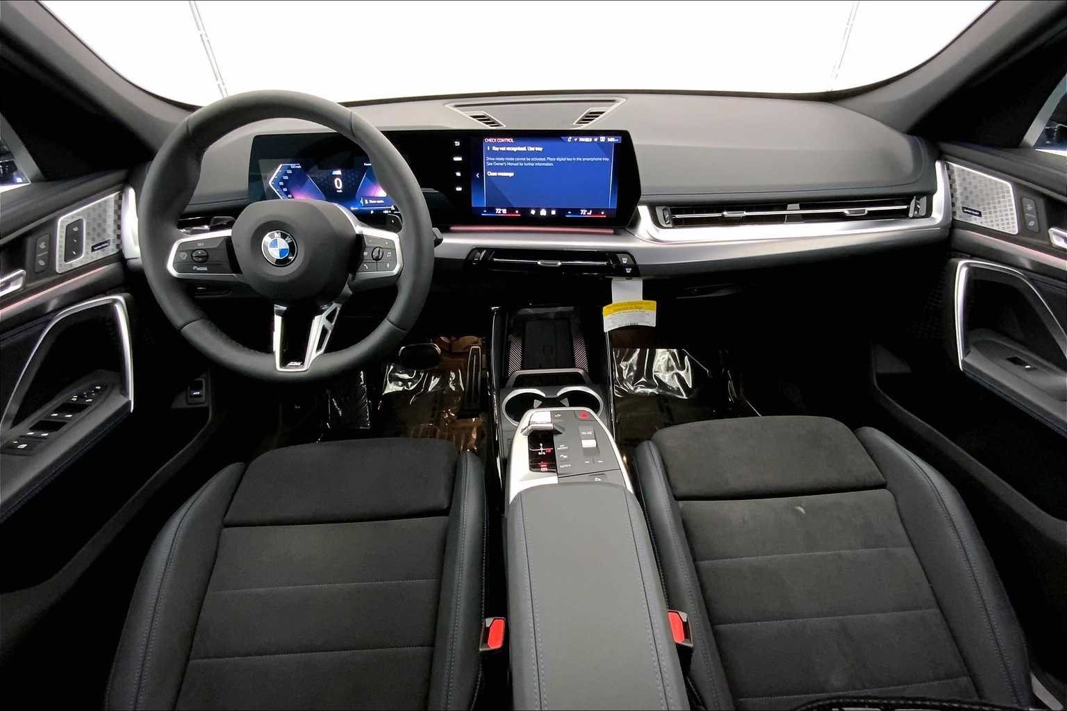 Thumbnail: 2025 BMW X1 - 10