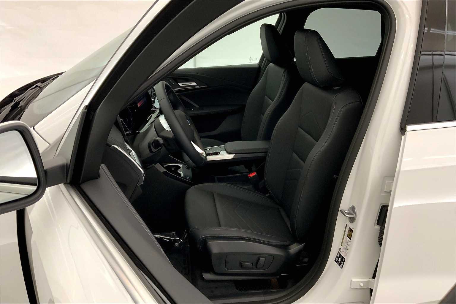 2025 BMW X1 xDrive28i 11