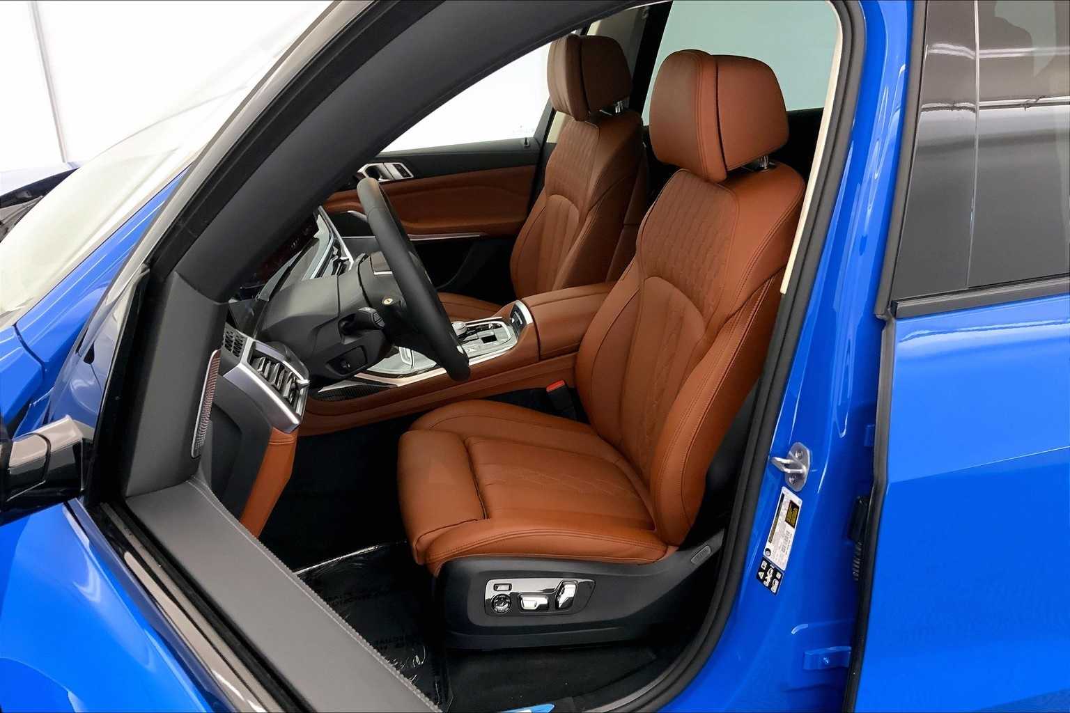 Thumbnail: 2026 BMW X7 - 11