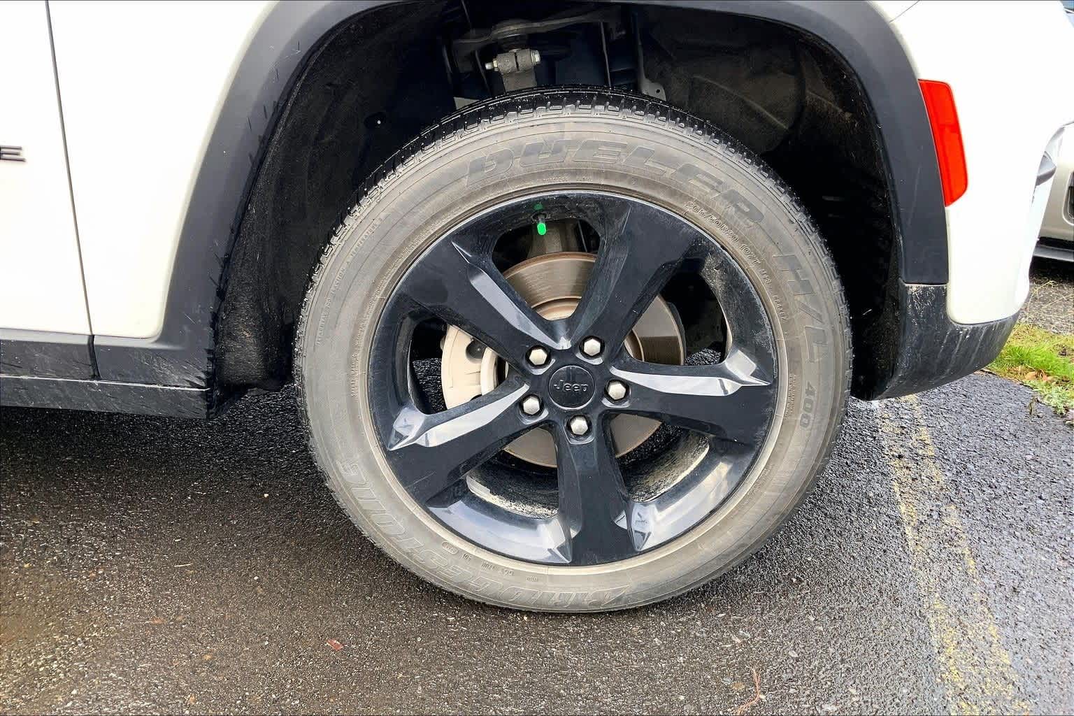 Thumbnail: 2023 Jeep Grand Cherokee - 14