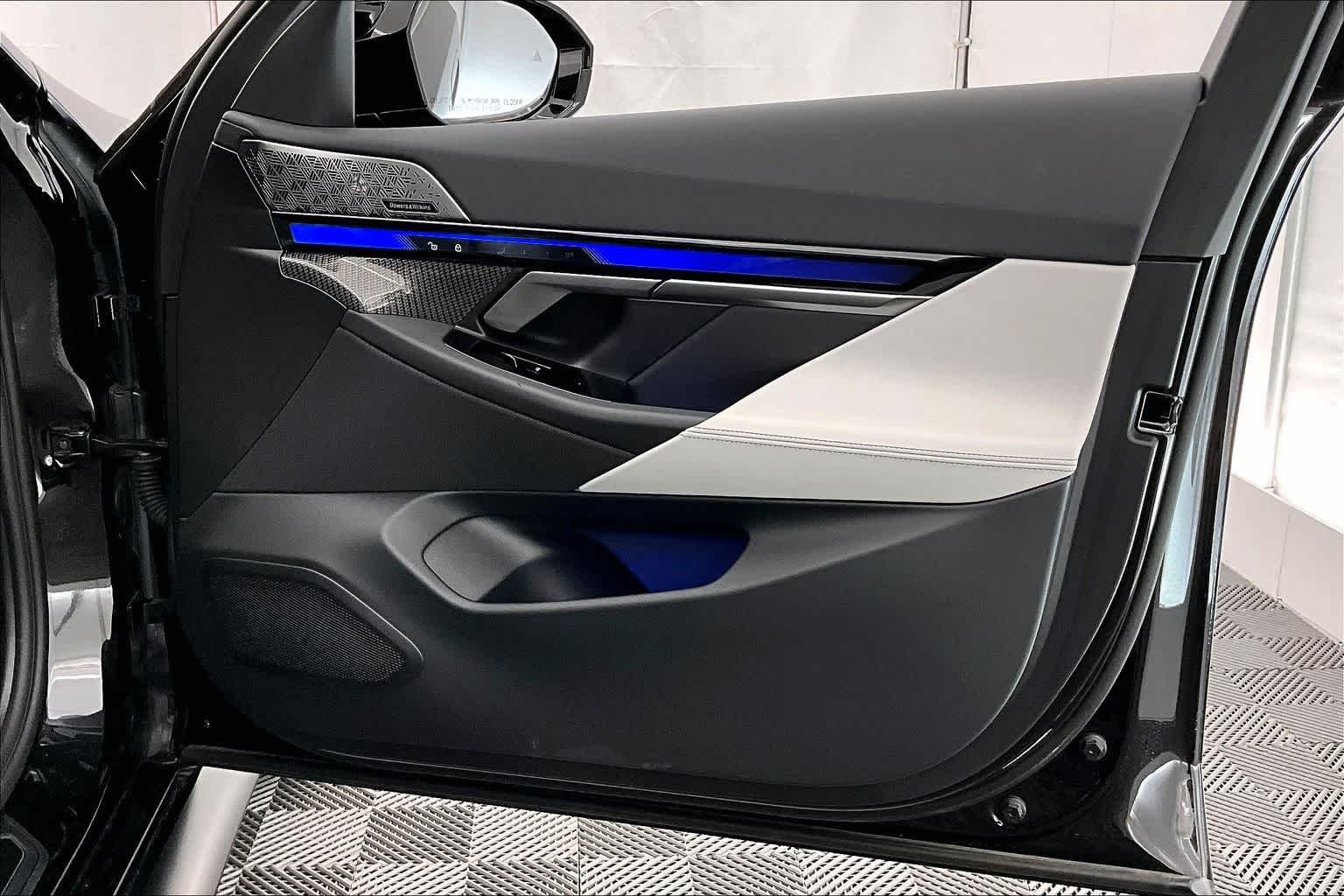 Thumbnail: 2026 BMW M5 - 28