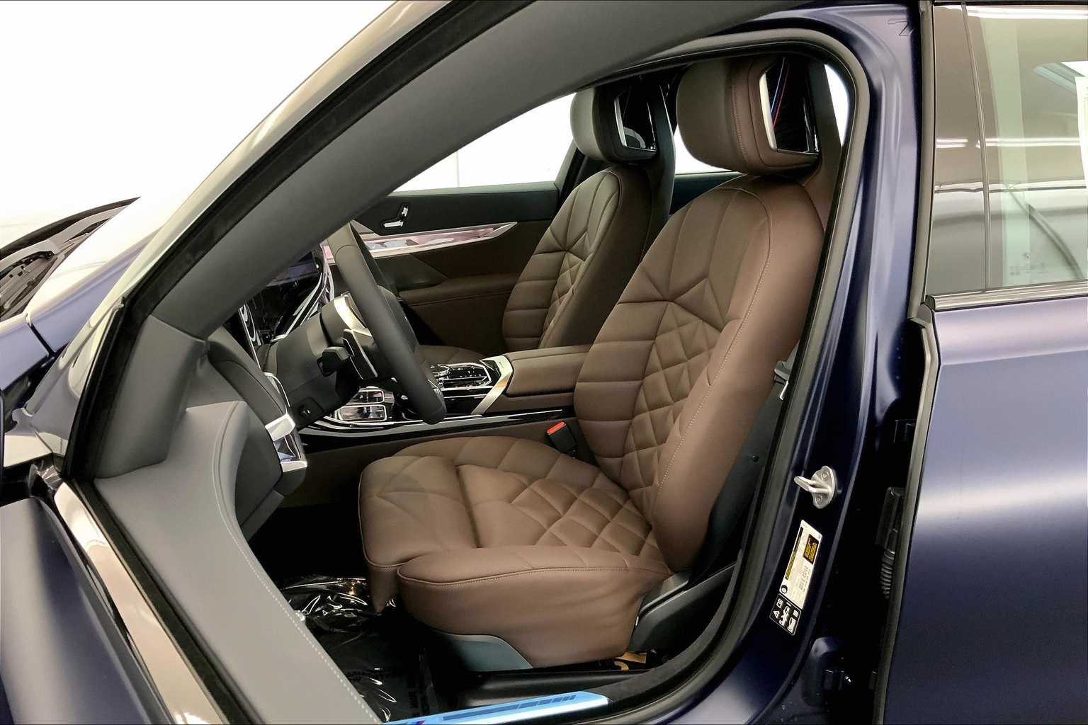 Thumbnail: 2025 BMW 7 Series - 11