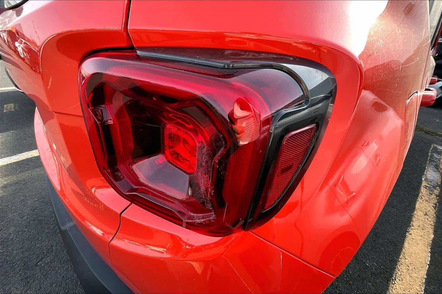 Thumbnail: 2021 Jeep Renegade - 15