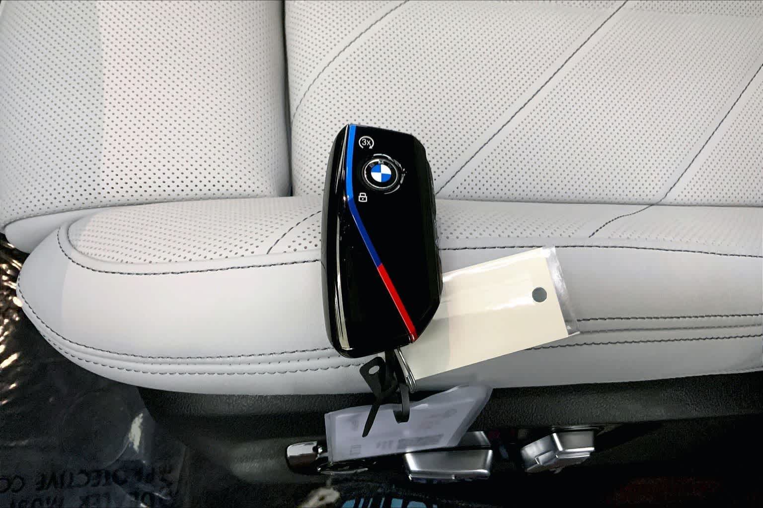 Thumbnail: 2026 BMW XM - 20