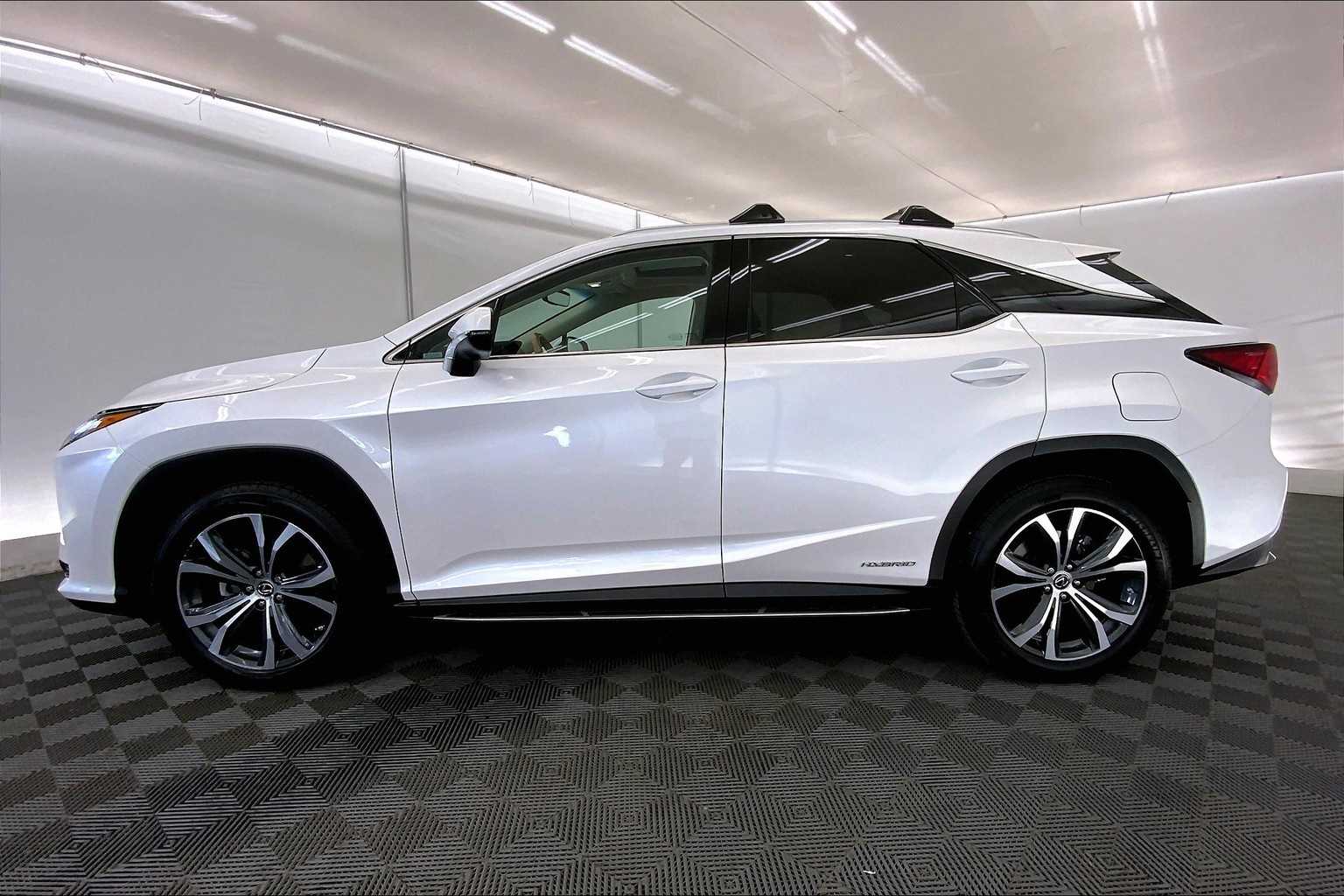 Thumbnail: 2018 Lexus RX - 3