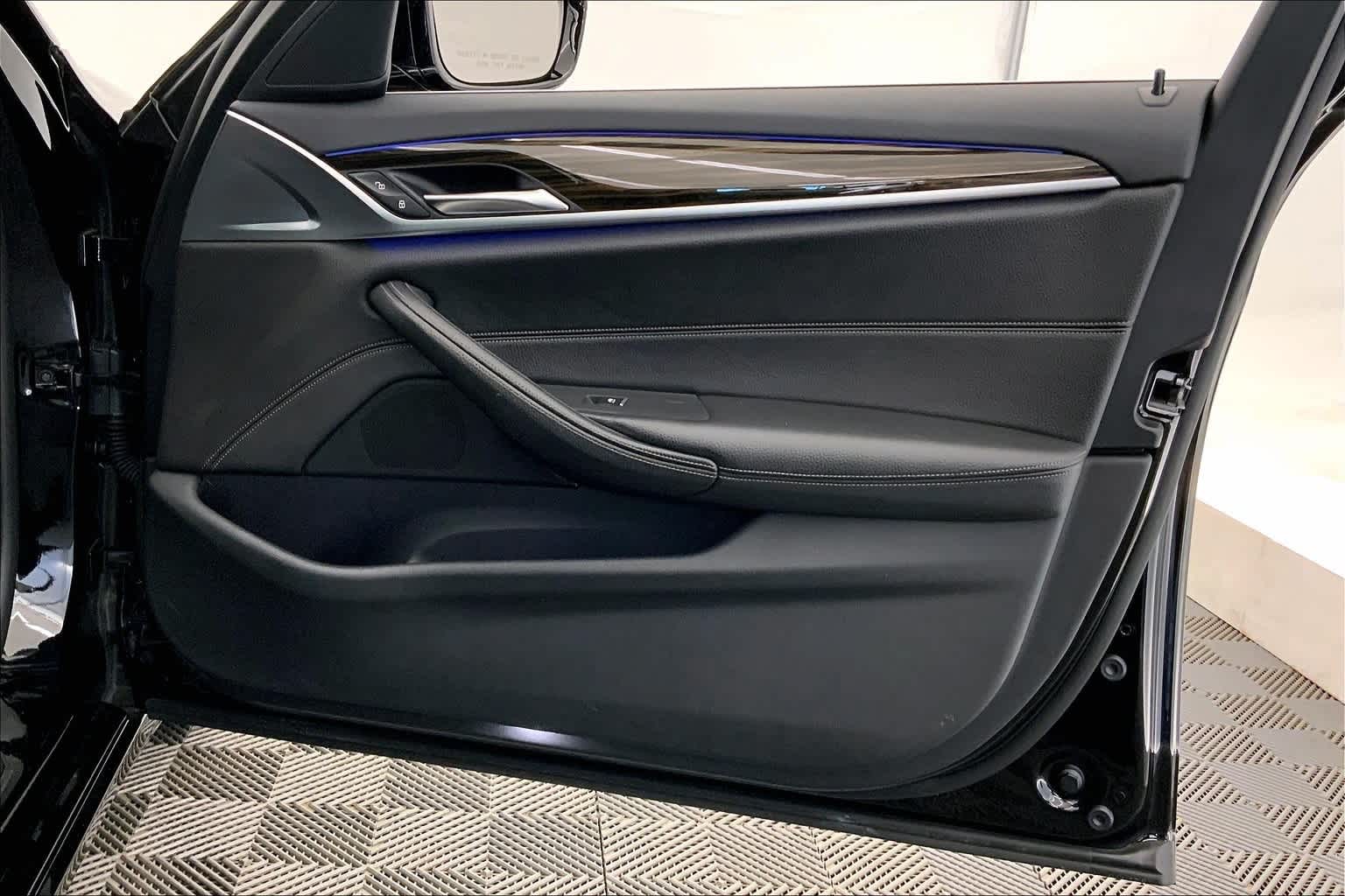Thumbnail: 2018 BMW 5 Series - 28