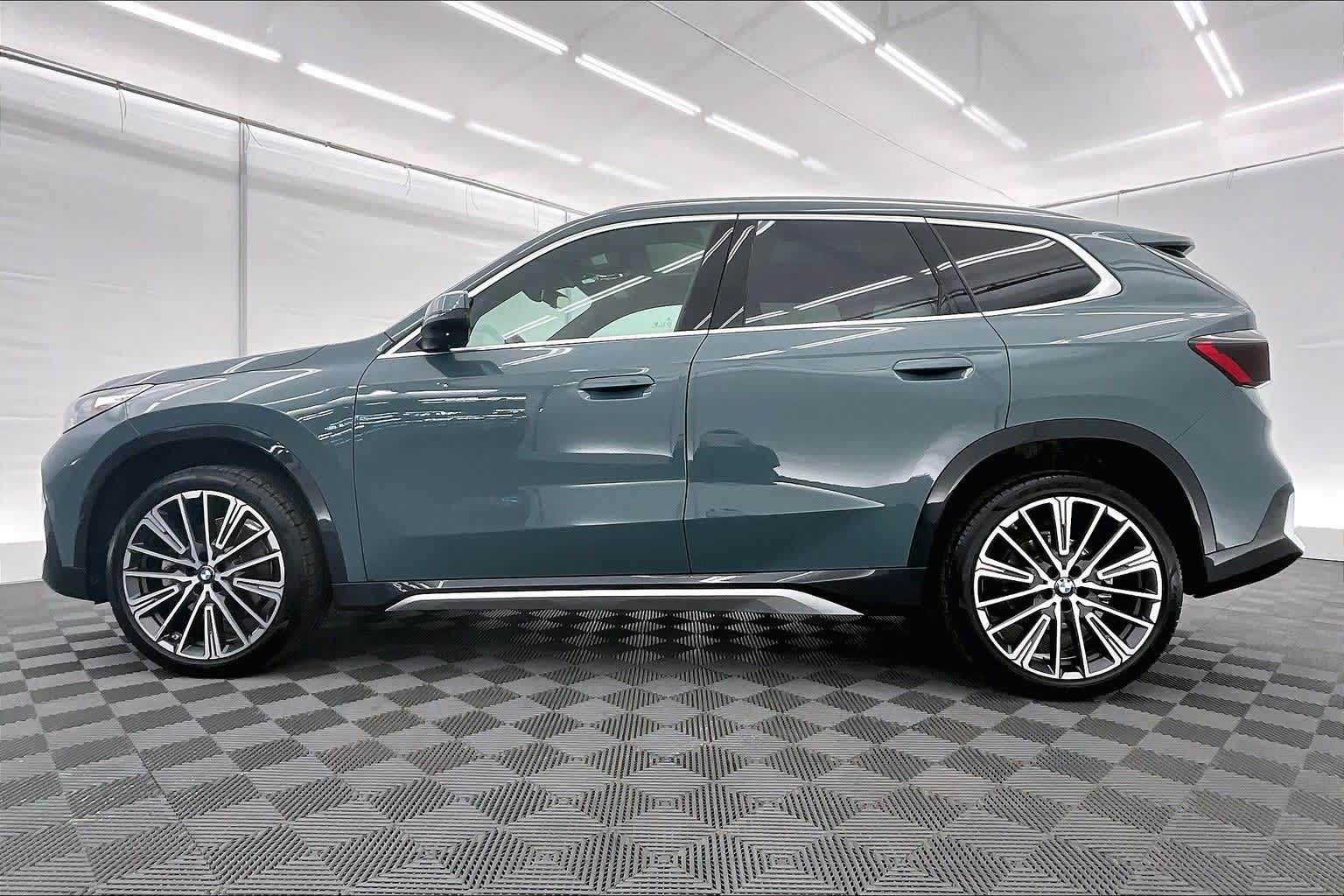 Thumbnail: 2025 BMW X1 - 3