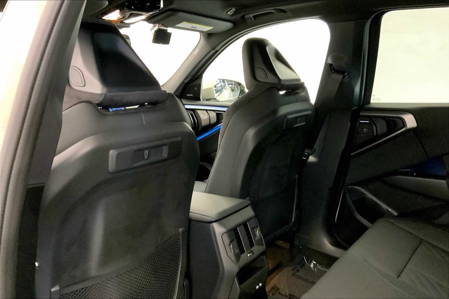 Thumbnail: 2025 BMW X3 - 12