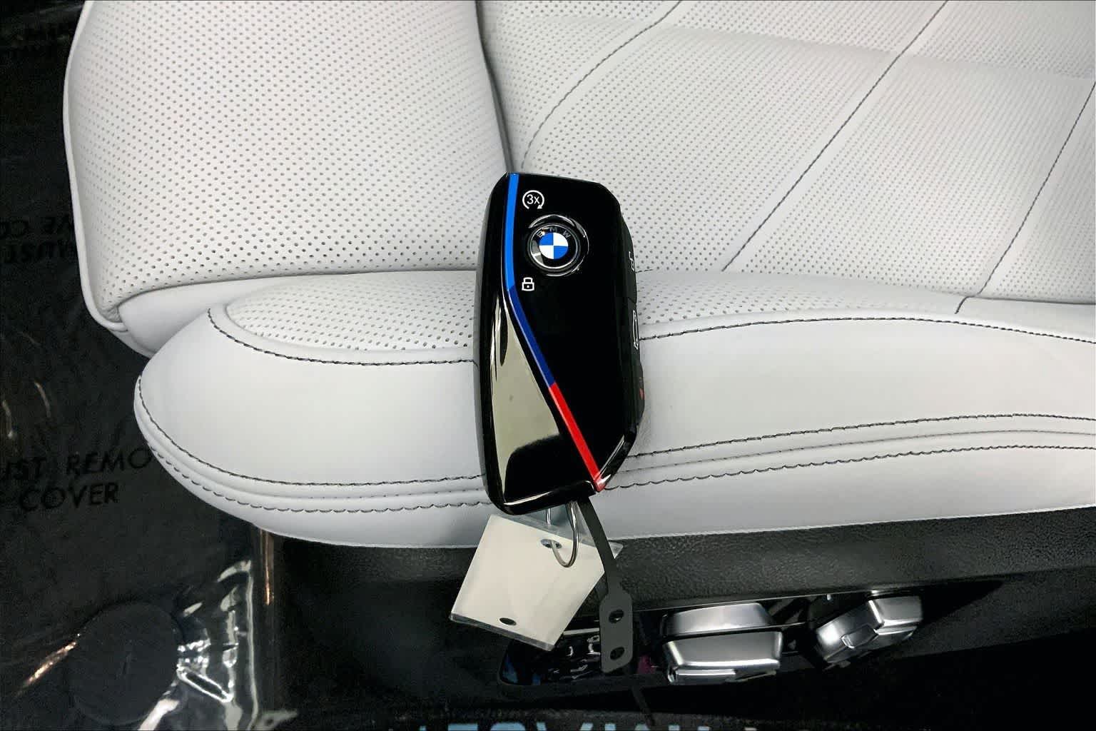 Thumbnail: 2026 BMW XM - 20