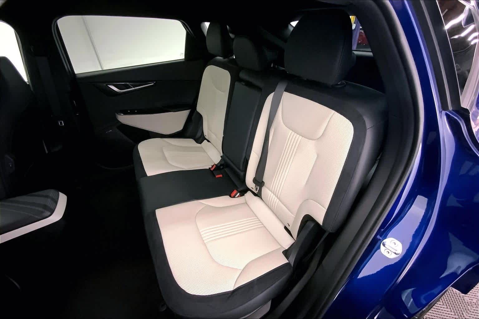 Thumbnail: 2023 Kia EV6 - 29