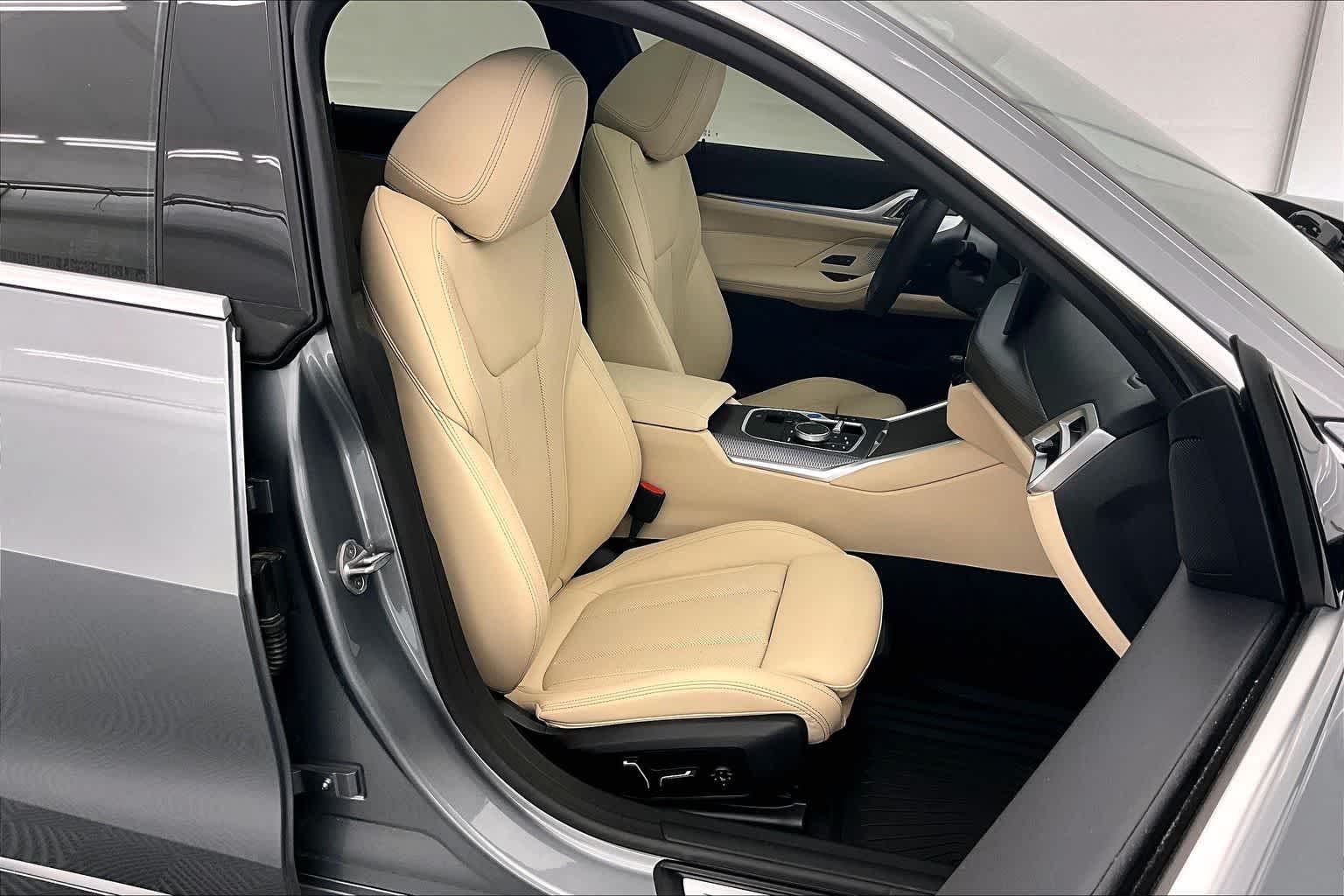 Thumbnail: 2025 BMW i4 - 13