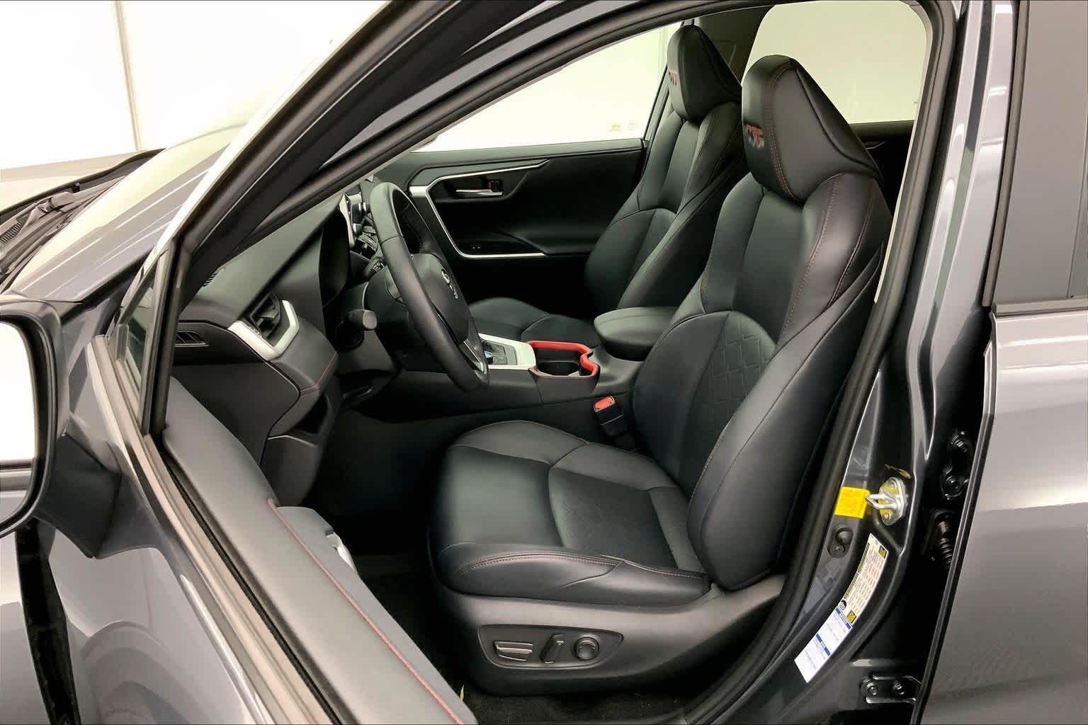 Thumbnail: 2021 Toyota RAV4 - 11