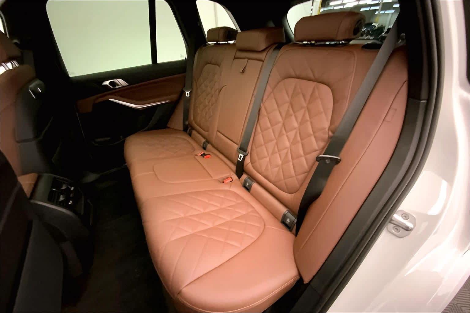 Thumbnail: 2026 BMW X5 - 13