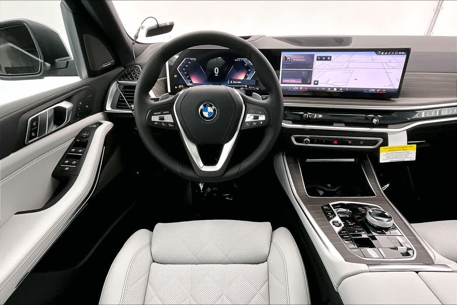 Thumbnail: 2026 BMW X5 - 15