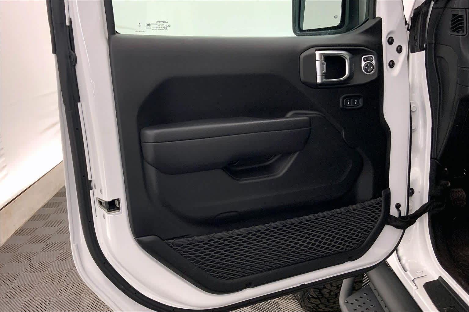 Thumbnail: 2024 Jeep Wrangler - 27