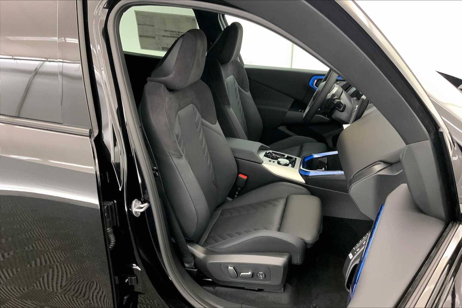 Thumbnail: 2025 BMW X3 - 14