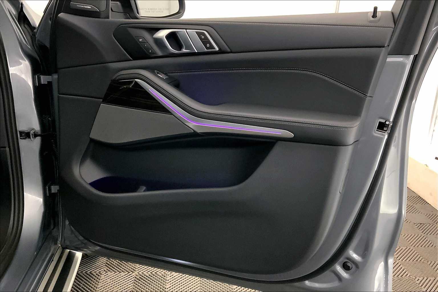 Thumbnail: 2024 BMW X7 - 28