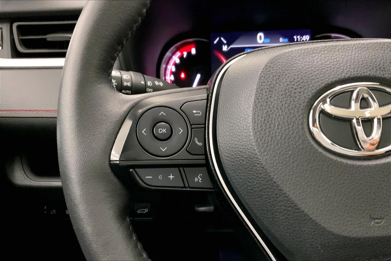 Thumbnail: 2021 Toyota RAV4 - 24