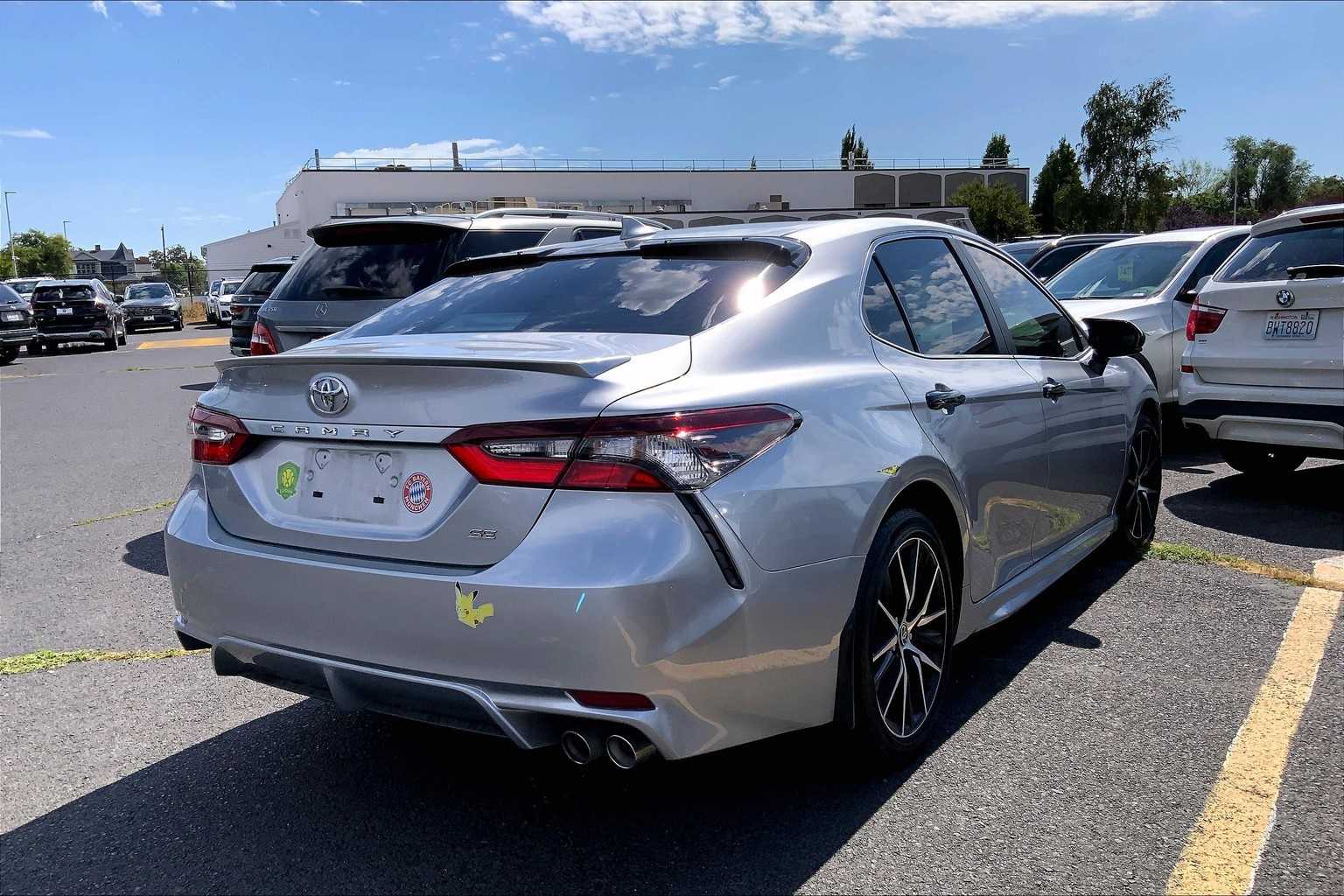 Thumbnail: 2023 Toyota Camry - 19