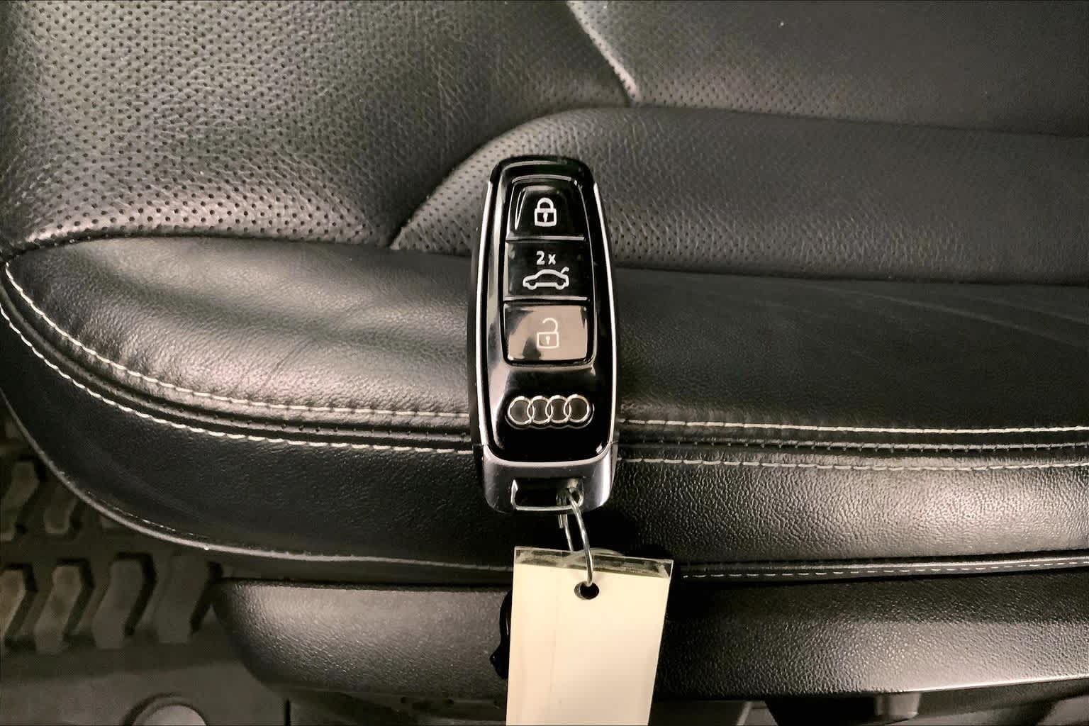 Thumbnail: 2022 Audi Q8 - 19