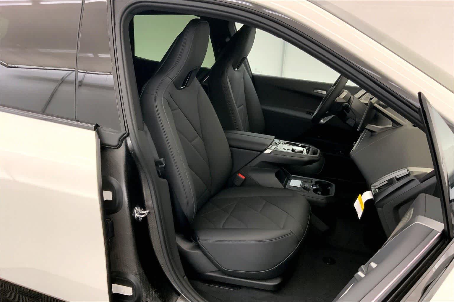 Thumbnail: 2025 BMW iX - 14