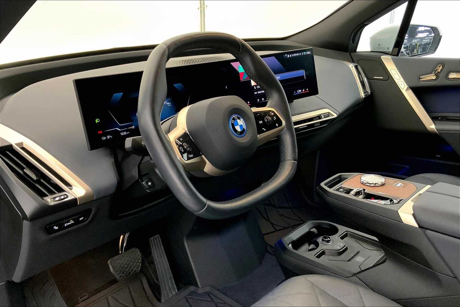 Thumbnail: 2024 BMW iX - 2