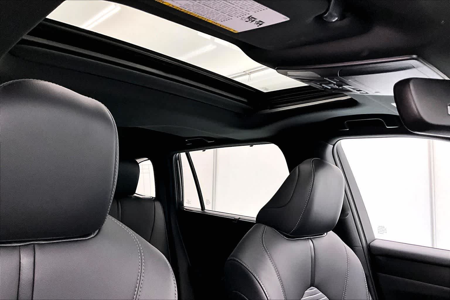 Thumbnail: 2021 Toyota Highlander - 30