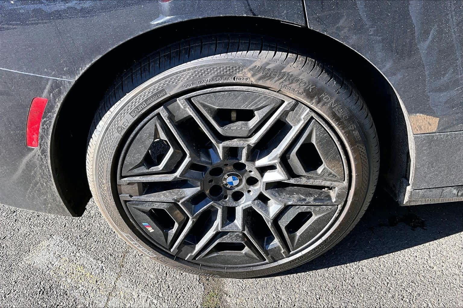 Thumbnail: 2026 BMW iX - 20