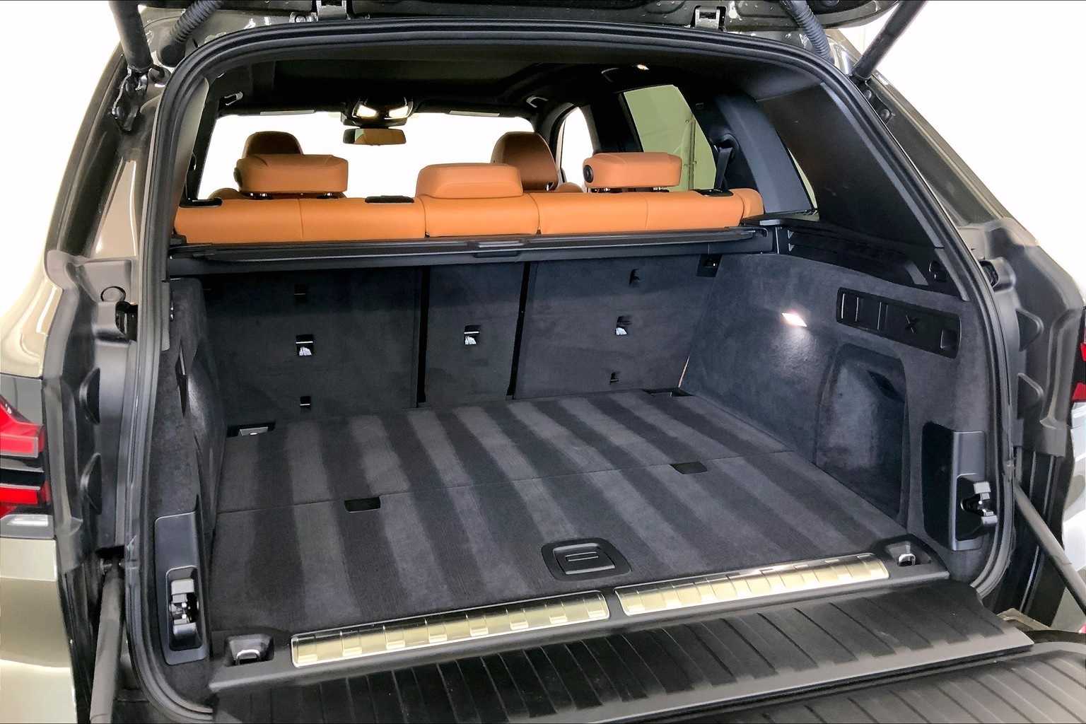 Thumbnail: 2024 BMW X5 - 18