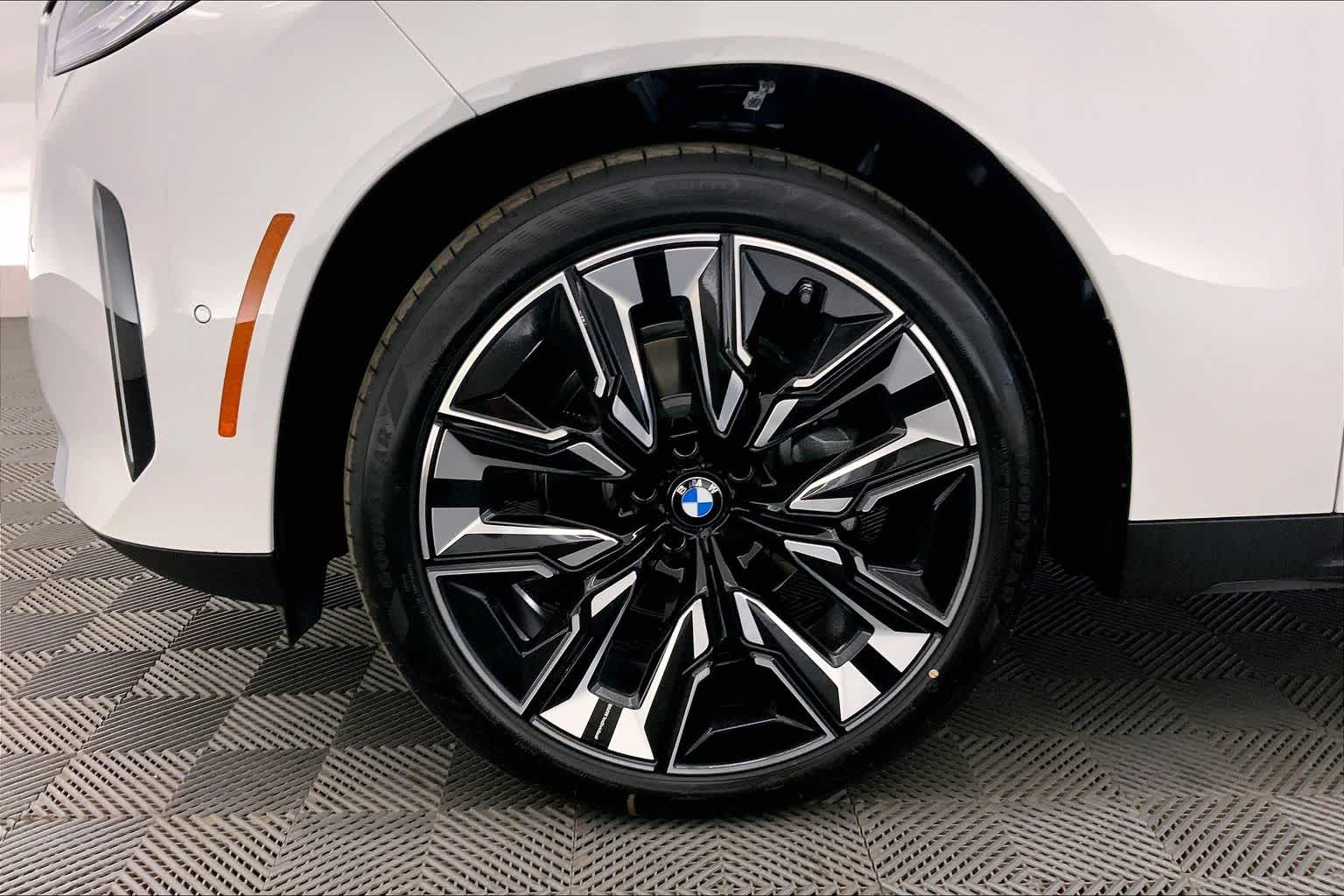 Thumbnail: 2025 BMW X3 - 8