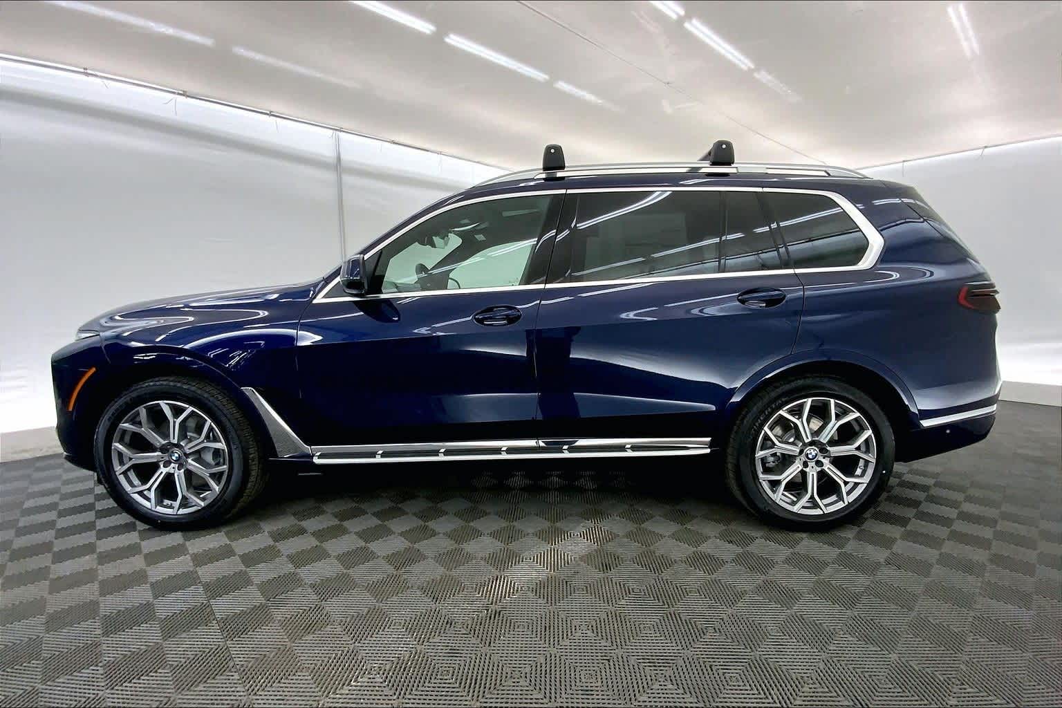 Thumbnail: 2026 BMW X7 - 3